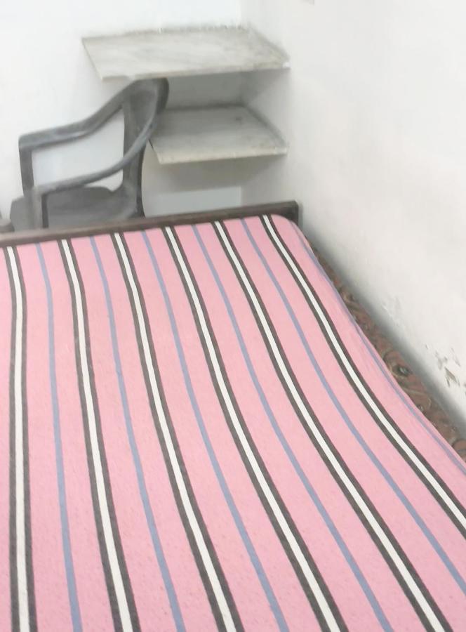 Gandhi Ganaga Guest House Varanasi Exterior photo