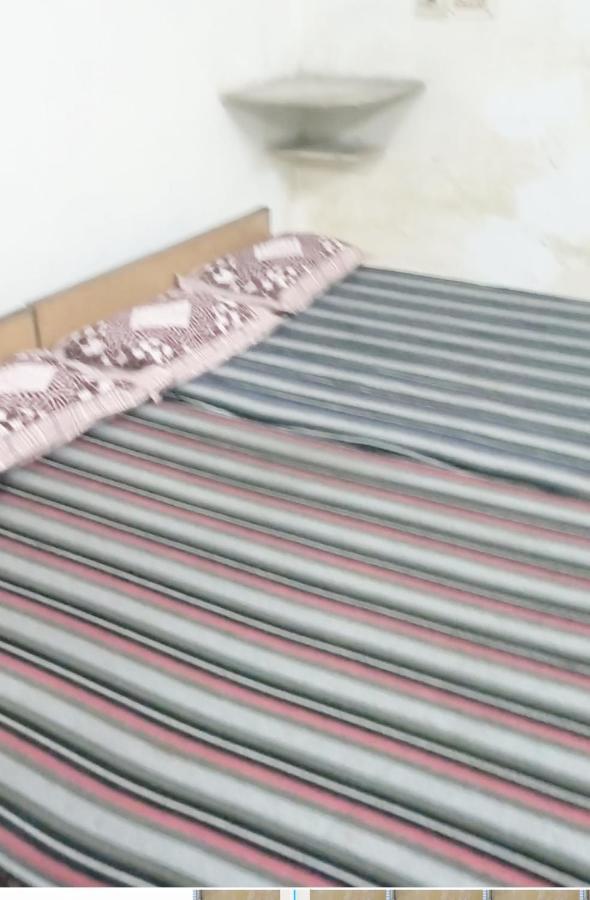 Gandhi Ganaga Guest House Varanasi Exterior photo